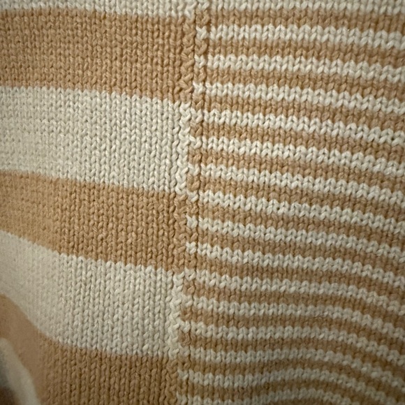 LE LIS COLLECTED Neutral Striped Colorblock Cropped Sweater S Cozy Textured Knit - Picture 5 of 5